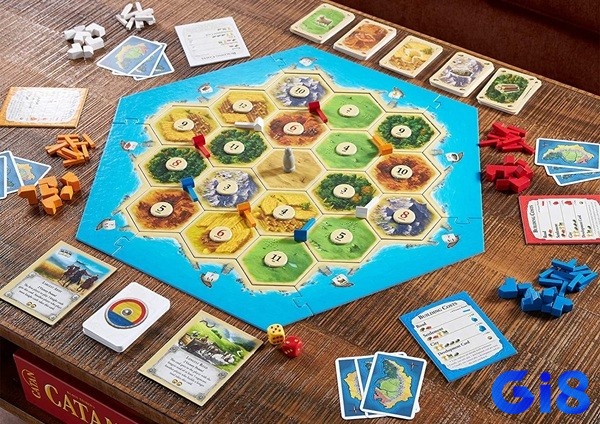 Bố trí các lá bài và công trình trên bàn chơi Catan