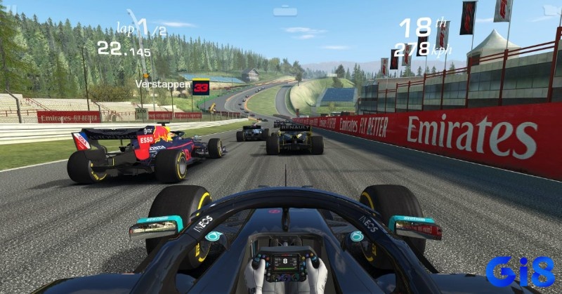 Real Racing 3 nổi bật với cơ chế vật lý chuẩn xác và đường đua thực tế