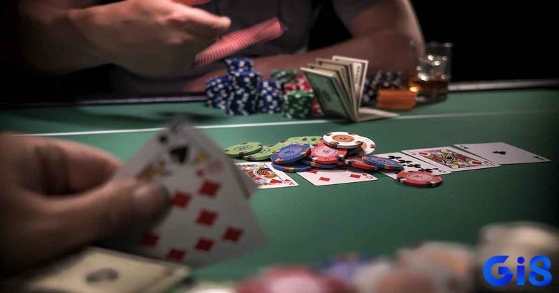 Mẹo chơi poker online trước tiên mỗi người chơi cần nắm các quy luật cơ bản để tham gia đúng và đặt cược hiệu quả