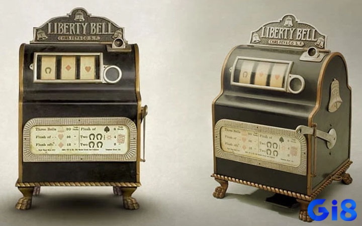 Máy slot “Liberty Bell” – khởi nguồn của slot 3 cuộn 2025, biểu tượng gắn liền với lịch sử trò chơi.