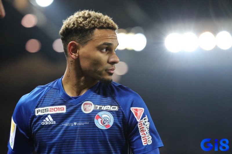 Kenny Lala là một trong top trung vệ hay nhất Ligue 1, giàu thể lực