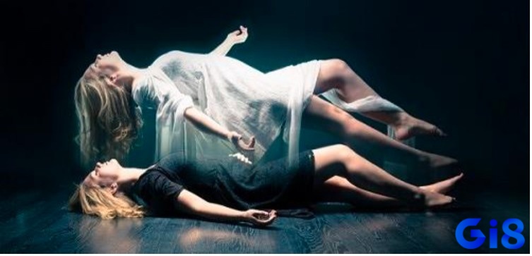 Giấc mơ thấy người lạ chết thể hiện cho sự thay đổi về môi trường sống cũng như các mối quan hệ xã hội của bạn