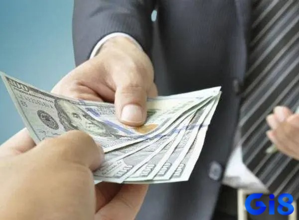 Giấc mơ thấy người chết cho tiền mang lại điềm báo may mắn với bạn